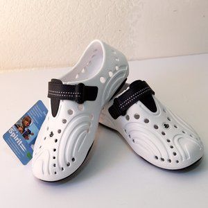 Dawgs Boys Spirit shoes, white & navy blue, size 13, Brand new in box. NWT